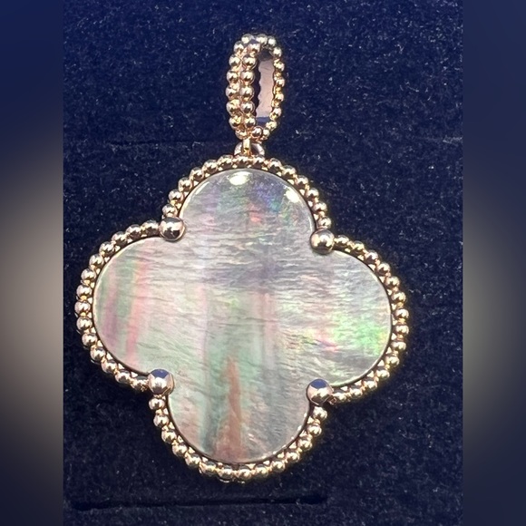 COPY - Flower Pendant VCA - Picture 5 of 7